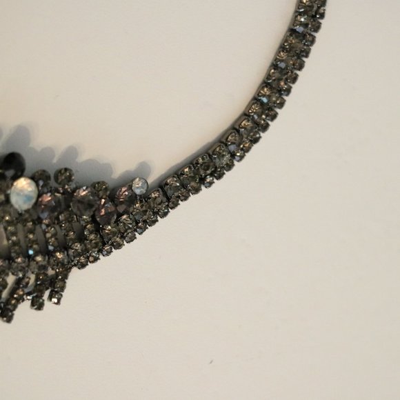 Black Pearl Chunky Statement Necklace - Picture 3 of 8